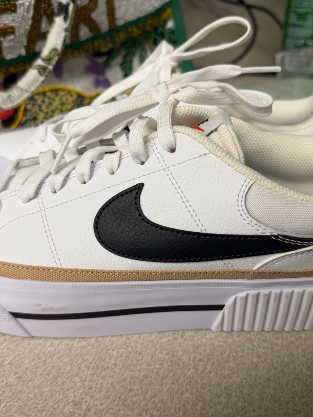 Nike Women’s court legacy lift 9.5